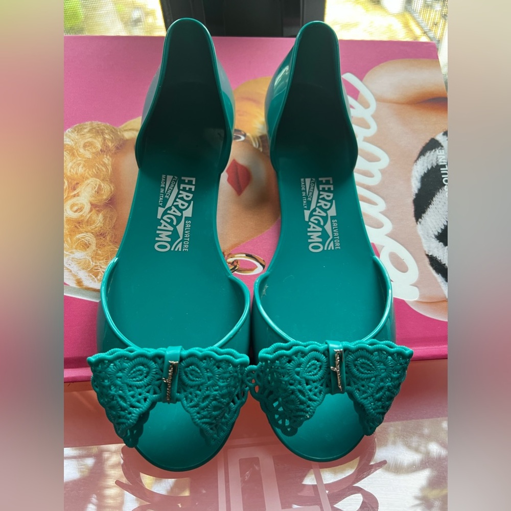 Salvatore Ferragamo Preita Lace-Bow Jelly Flat Sandals Teal Size 8